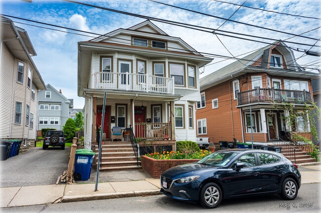 112 W Adams St, Unit 112