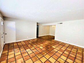 320 W Manhatton Dr in Tempe, AZ - Building Photo - Building Photo