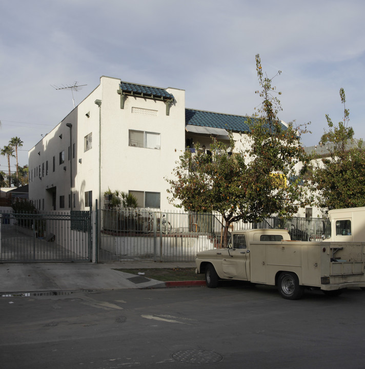 123 S Westmoreland Ave in Los Angeles, CA - Building Photo