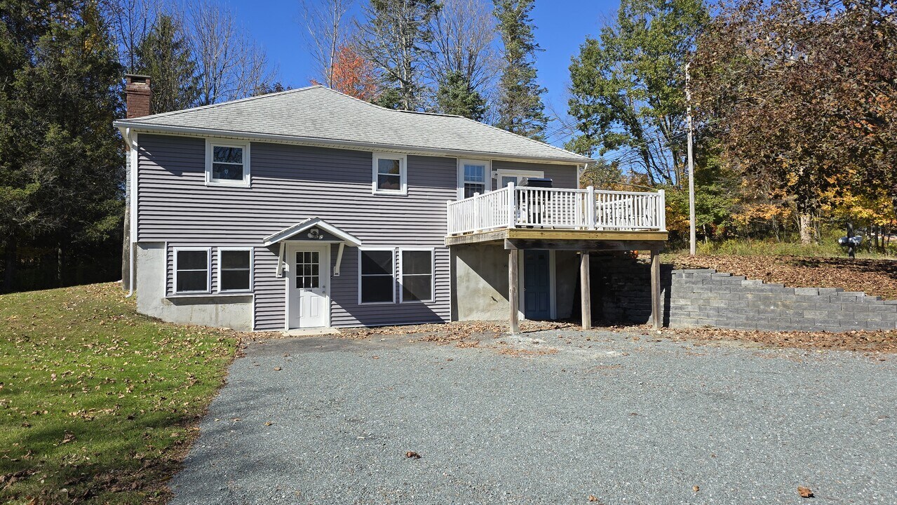 1843 NY-43, Unit A in Averill Park, NY - Building Photo