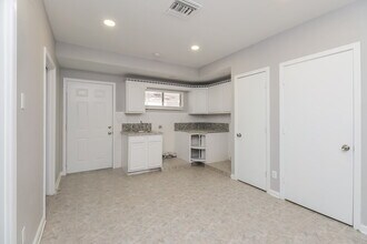 6524 E Arbor Ave in Mesa, AZ - Foto de edificio - Building Photo