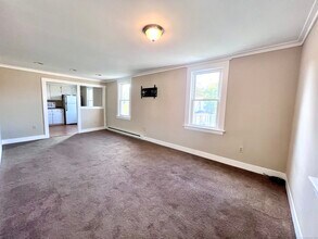 25 Golden Hill St in Naugatuck, CT - Building Photo - Building Photo