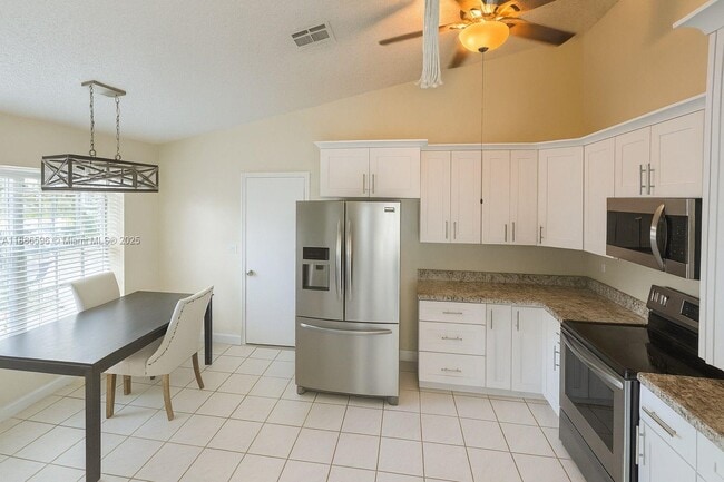 11077 Sacco Dr in Boca Raton, FL - Building Photo - Building Photo