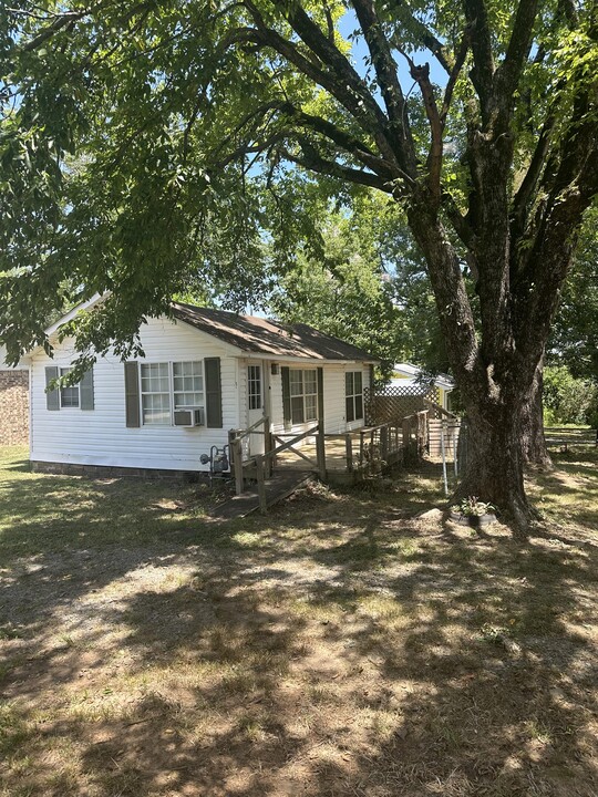 801 Mills Ave in Poteau, OK - Building Photo