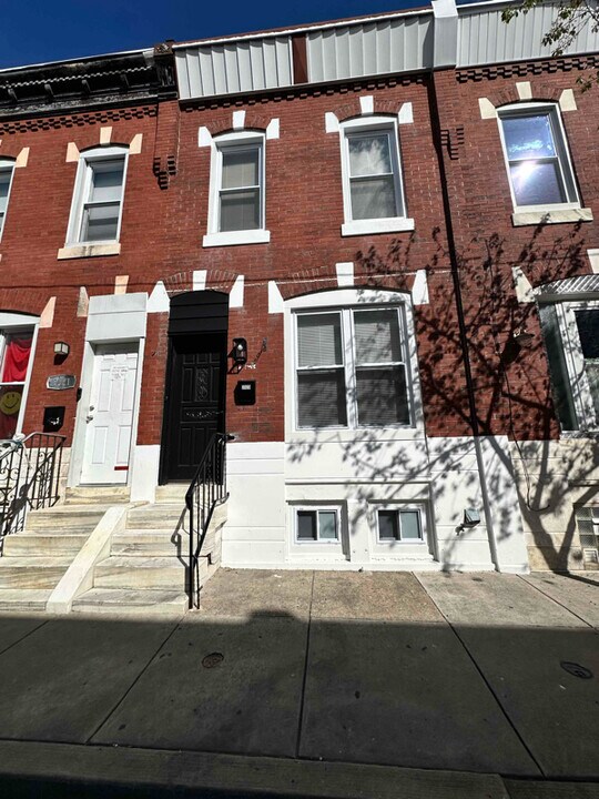2323 S Beulah St in Philadelphia, PA - Building Photo
