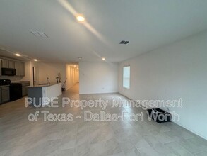 2929 Dora Dr in Fort Worth, TX - Building Photo - Building Photo