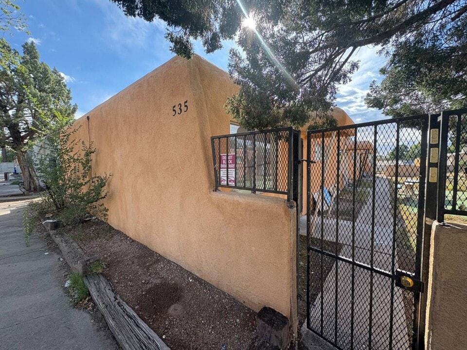 535 Texas St NE, Unit C in Albuquerque, NM - Building Photo