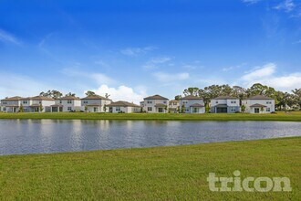 10749 Hidden Banks Gln in Parrish, FL - Building Photo - Building Photo