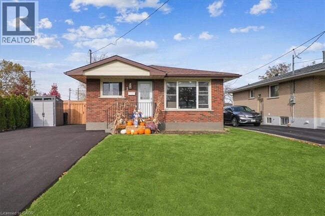 1 Reno Ave in Hamilton, ON - Building Photo - Building Photo