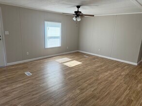 6201 W Bert Kouns Industrial Loop in Shreveport, LA - Building Photo - Building Photo