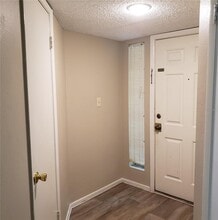 8630 Mallard Reserve Dr in Tampa, FL - Building Photo - Building Photo