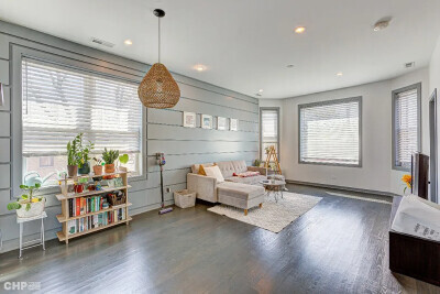 2834 W Diversey Ave in Chicago, IL - Building Photo - Building Photo
