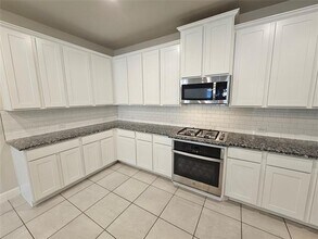 2803 W Eighteenth St in Irving, TX - Building Photo - Building Photo