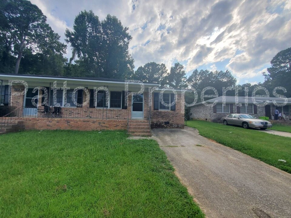 2025 Apple Valley Rd in Columbia, SC - Building Photo