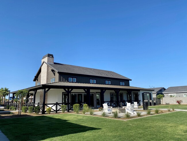 The Farmhouse on Estrella