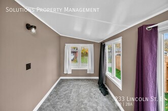 233 Lincoln St in Welland, ON - Building Photo - Building Photo