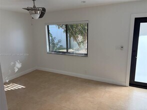 5555 Ludlam Rd in Miami, FL - Building Photo - Building Photo