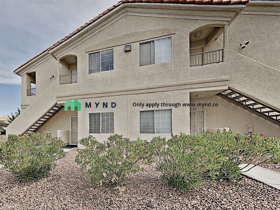 1881 W Alexander Rd-Unit -Apt 2076 in North Las Vegas, NV - Building Photo