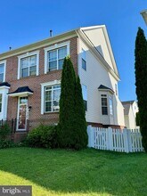 11860 Skylark Rd in Clarksburg, MD - Building Photo - Building Photo