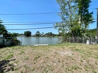 4717 Phoenix Ave photo'