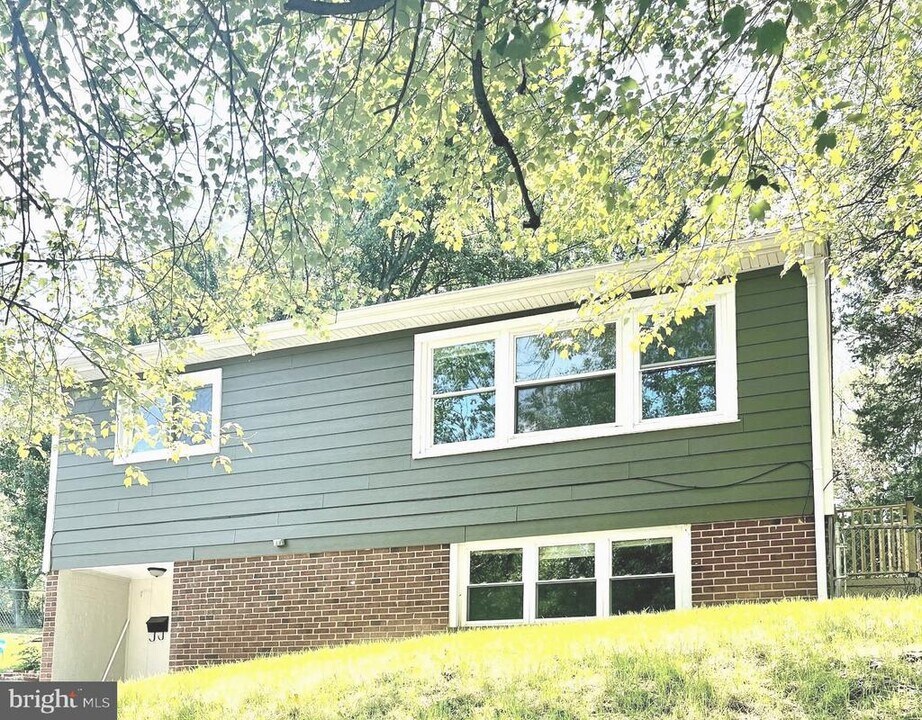13428 Greenacre Dr in Woodbridge, VA - Building Photo