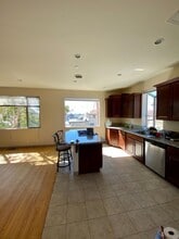 157 S Laurel St in Ventura, CA - Building Photo - Building Photo