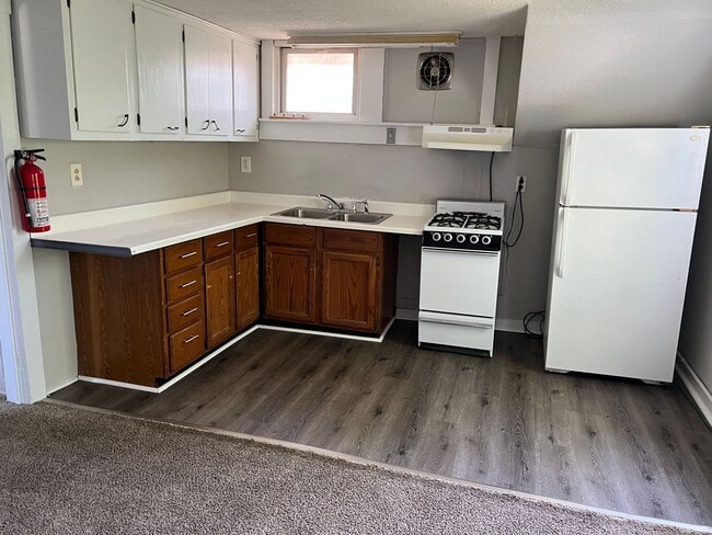 81 S Broadway-Unit -Unit 5 in Pennsville Township, NJ - Building Photo - Building Photo