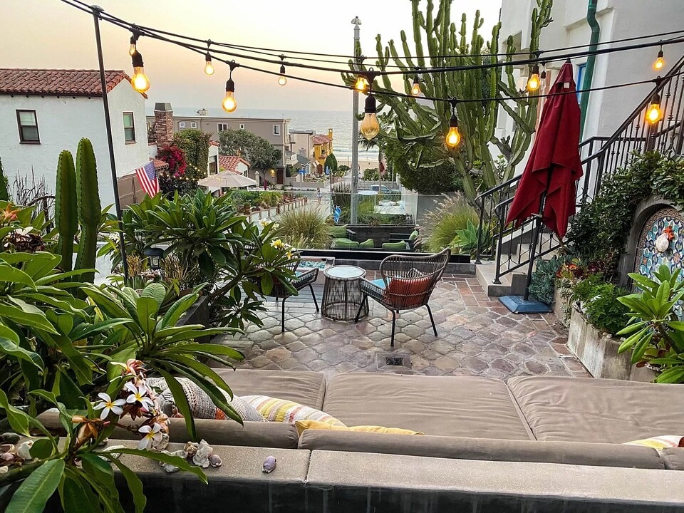 221 24th St in Manhattan Beach, CA - Foto de edificio