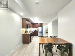 7165-7165 Yonge St in Vaughan, ON - Building Photo - Building Photo