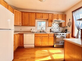 99 Litchfield St, Unit 2 in Boston, MA - Building Photo