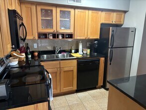 2222 Detroit Ave, Unit 418 in Cleveland, OH - Building Photo - Building Photo