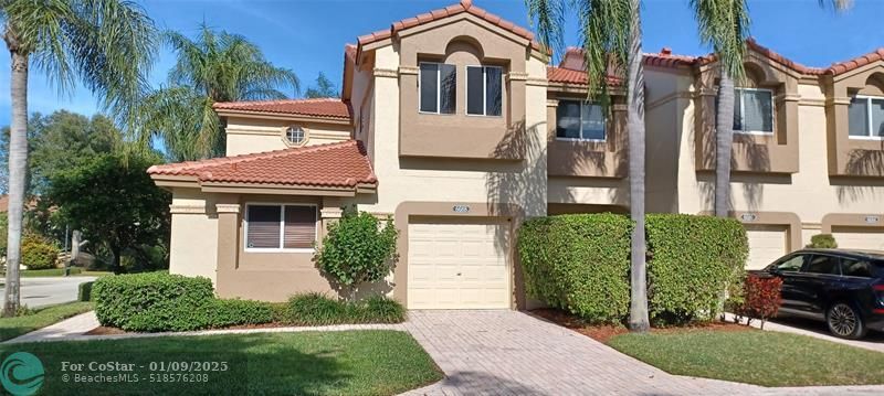 6688 Via Regina in Boca Raton, FL - Foto de edificio
