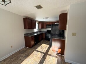 213 Victoria Heights Rd in Boston, MA - Building Photo - Building Photo