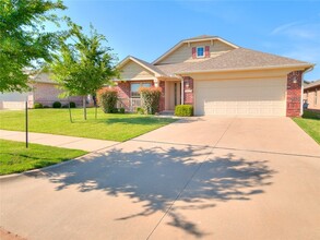 2813 NW 182nd St in Edmond, OK - Foto de edificio - Building Photo