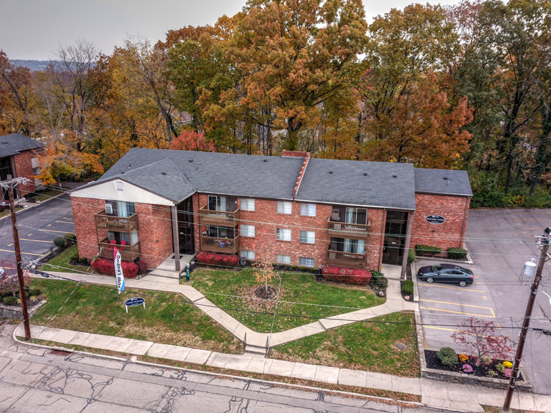 Tarpis Woods in Cincinnati, OH - Foto de edificio