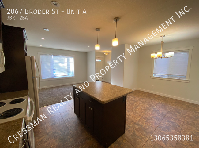 2067 Broder St in Regina, SK - Building Photo - Building Photo