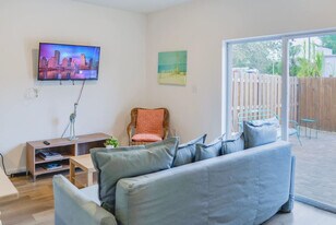 171 NW 158th St, Unit SI FL1-ID1022259P in Miami, FL - Building Photo