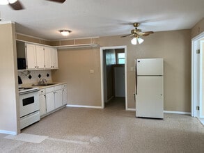 165 Oak Ridge Trail in Lakehills, TX - Building Photo - Building Photo