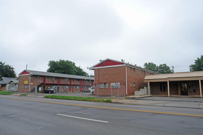 1924 S Broadway St in Wichita, KS - Building Photo - Building Photo