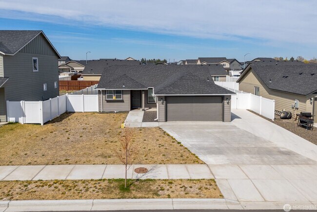 property at 4256 W Wood Ct