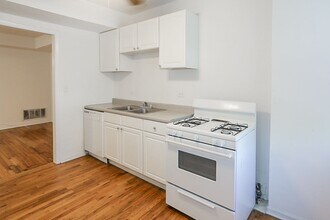 3820 N Sheffield Ave, Unit 3820-3 in Chicago, IL - Foto de edificio - Building Photo