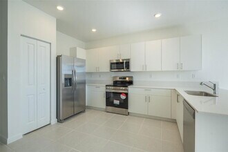 2510 SE 29th St in Homestead, FL - Building Photo - Building Photo