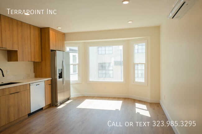 1036 Westmoreland Ave in Los Angeles, CA - Building Photo - Building Photo