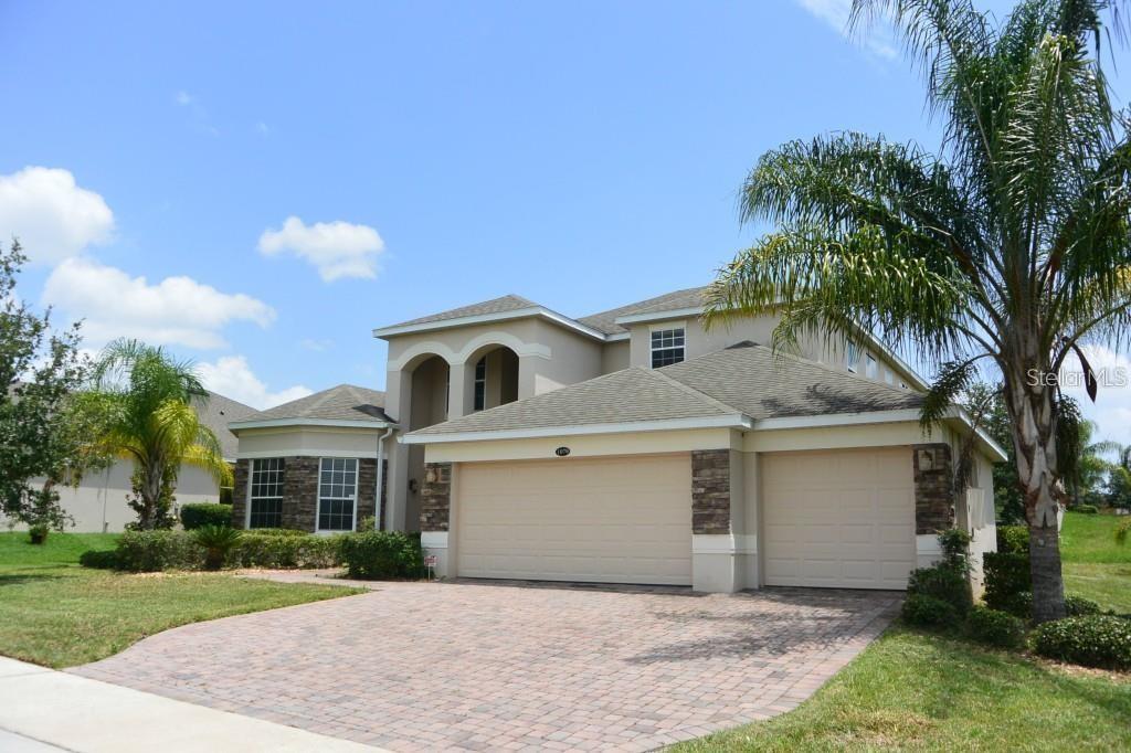 1079 Glenraven Ln in Clermont, FL - Building Photo