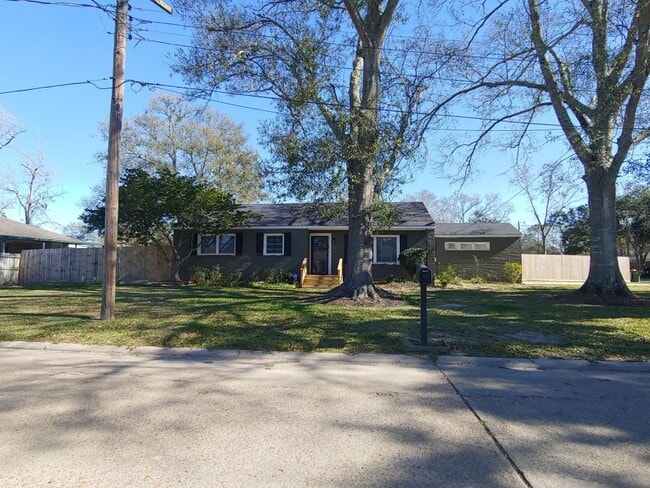 property at 620 S Polk St