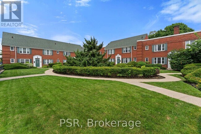 1325 Bayview Ave in Toronto, ON - Building Photo - Building Photo