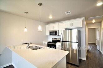 11526 Keystone Cir in Oklahoma City, OK - Building Photo - Building Photo