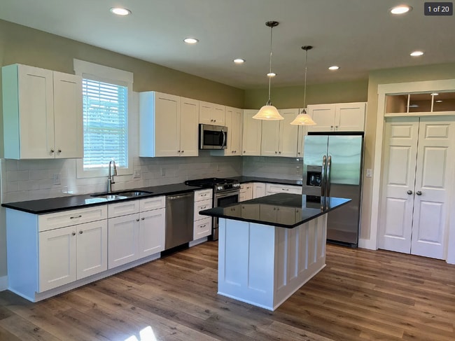 property at 40 Creekside Wy