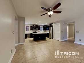 32763 N Quarry Hills Dr in San Tan Valley, AZ - Building Photo - Building Photo