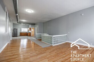 1877 N Milwaukee Ave, Unit 3 in Chicago, IL - Foto de edificio - Building Photo